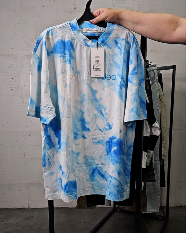 Фотография  621 - LACOSTE, CALVIN KLEIN, TOMMY HILFIGER, GUESS + 075#20 шт, ЛОТ №9072 оптом в Москве и Московской области