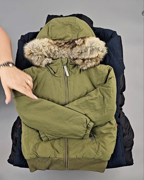 Фотография  819 - Верхняя одежда СТОК дети 065#10 кг, ЛОТ СТ-9343 оптом в Москве и Московской области