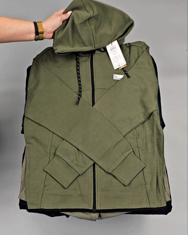 Фотография  926 - JACK JONES Men Winter mix 075#20 кг, ЛОТ № СТ-9266 оптом в Москве и Московской области