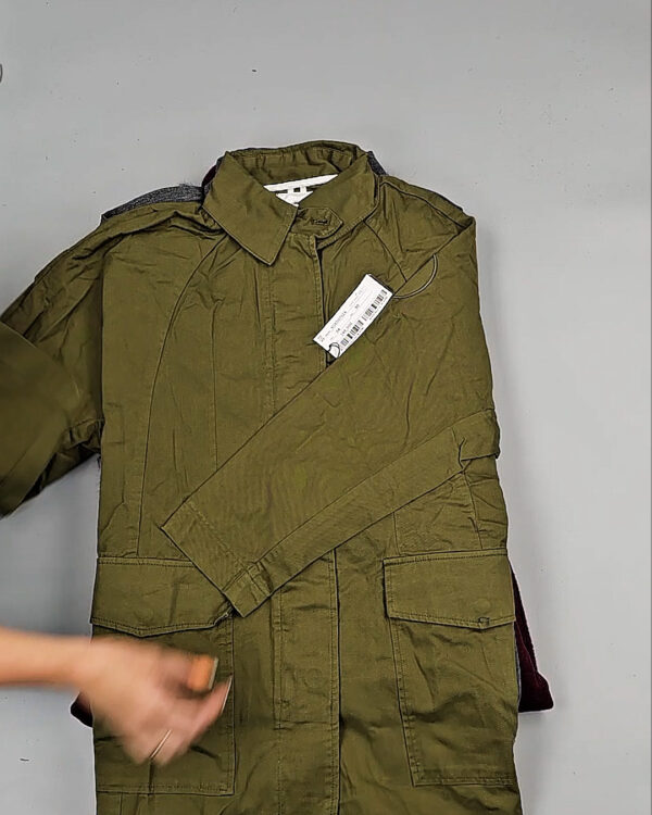 Фотография  595 - Верхняя одежда Корея 085#15 кг, ЛОТ № СТ-9246 оптом в Москве и Московской области