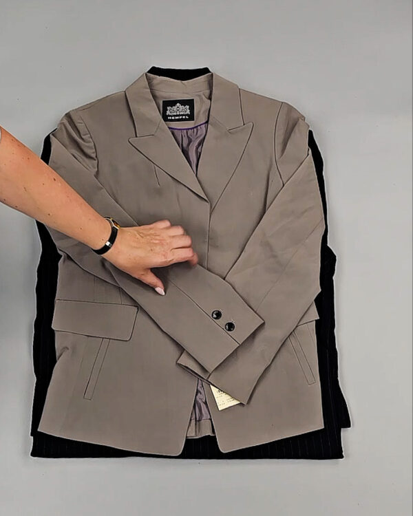 Фотография  303 - Жакеты Корея 085#10 кг, ЛОТ № СТ-9240 оптом в Москве и Московской области