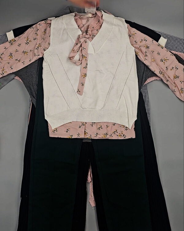 Фотография  554 - Комплекты жен Корея 085#5 кг, ЛОТ СТ-9574 оптом в Москве и Московской области